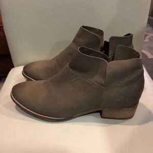 Seychelles Taupe Suede Booties sz 8